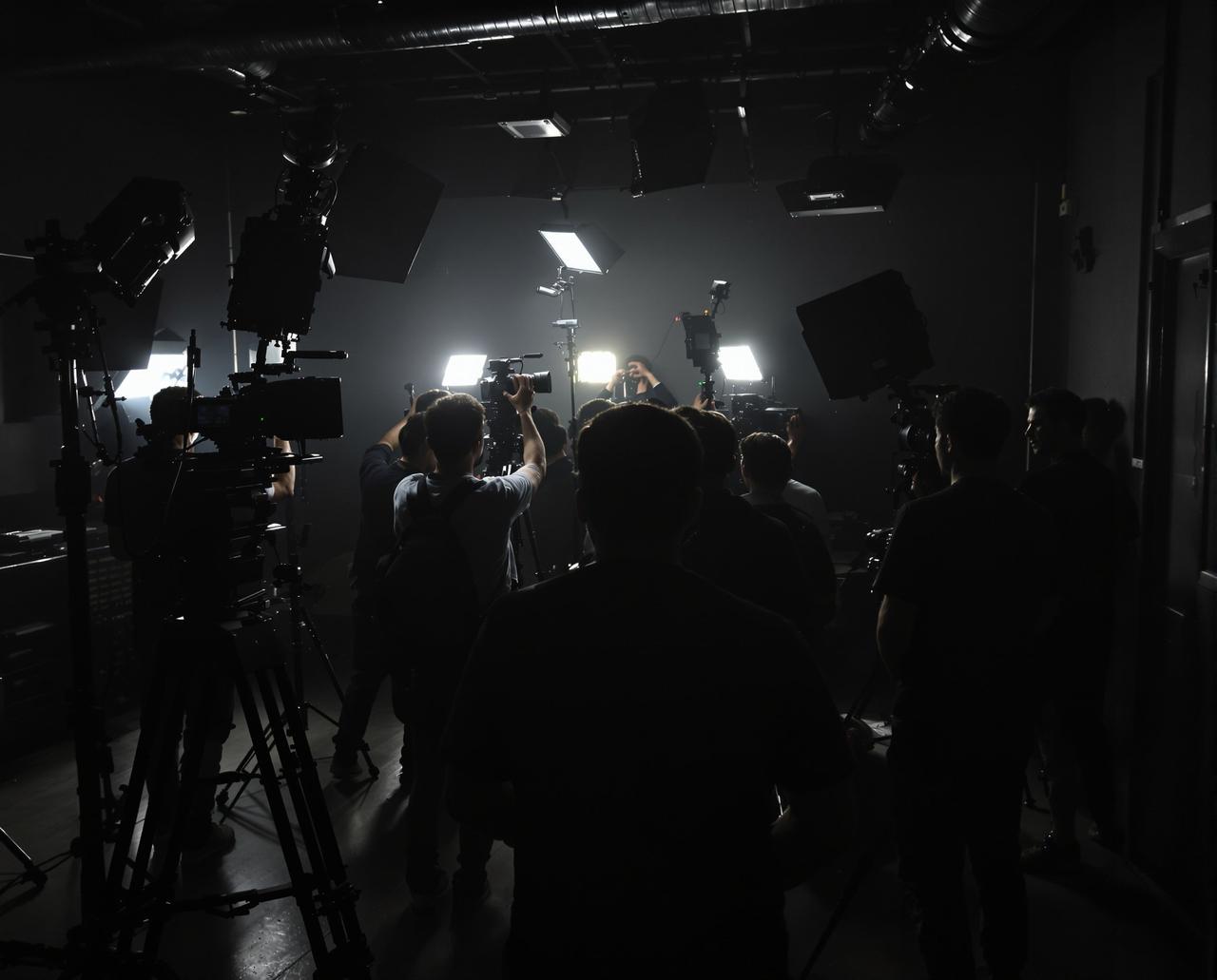 国产精品久久制作现场